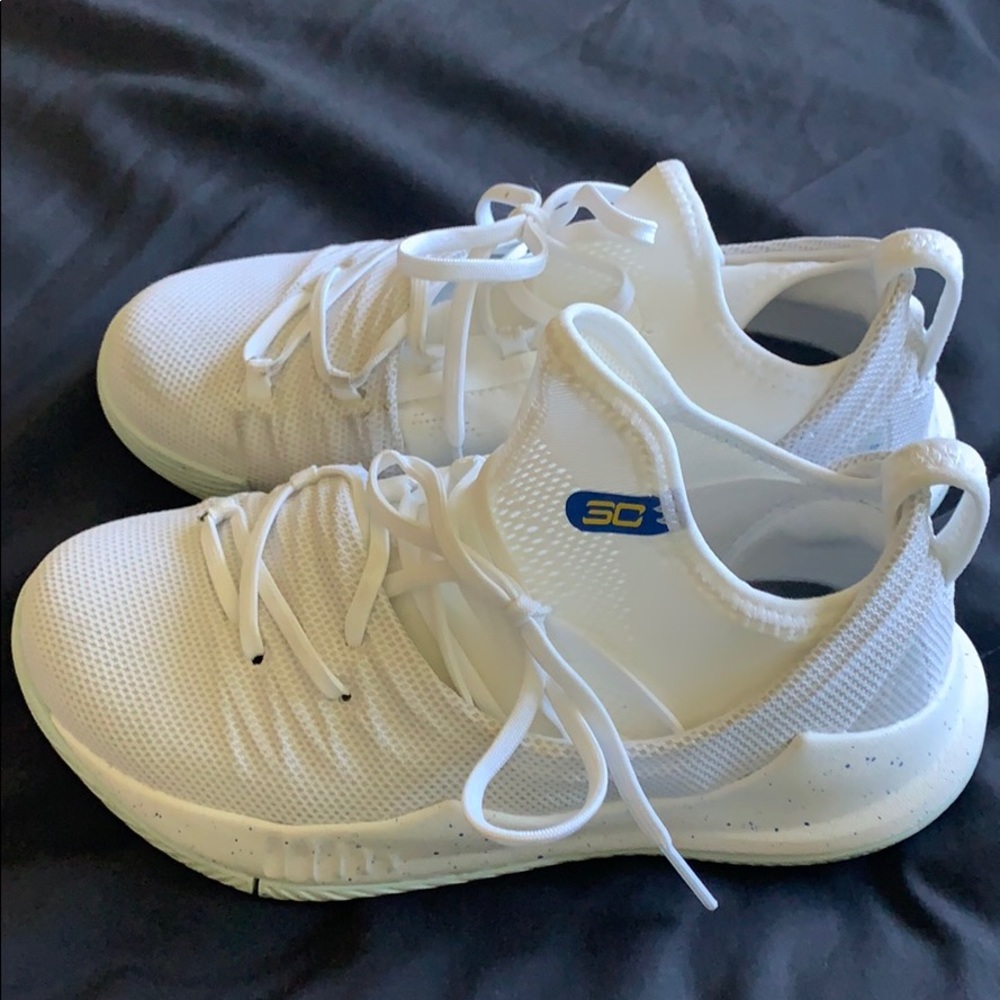 Steph Curry Under Armour boys low top sneakers